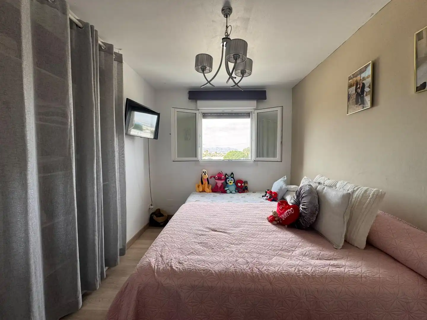 Dormitori de Apartament en venda en Carretera de Cádiz