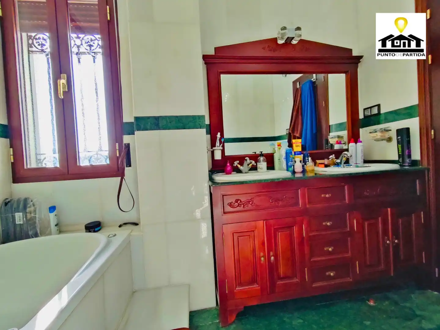 Badezimmer von Country house zum Verkauf in Utrera mit Klimaanlage, Heizung und Privatgarten