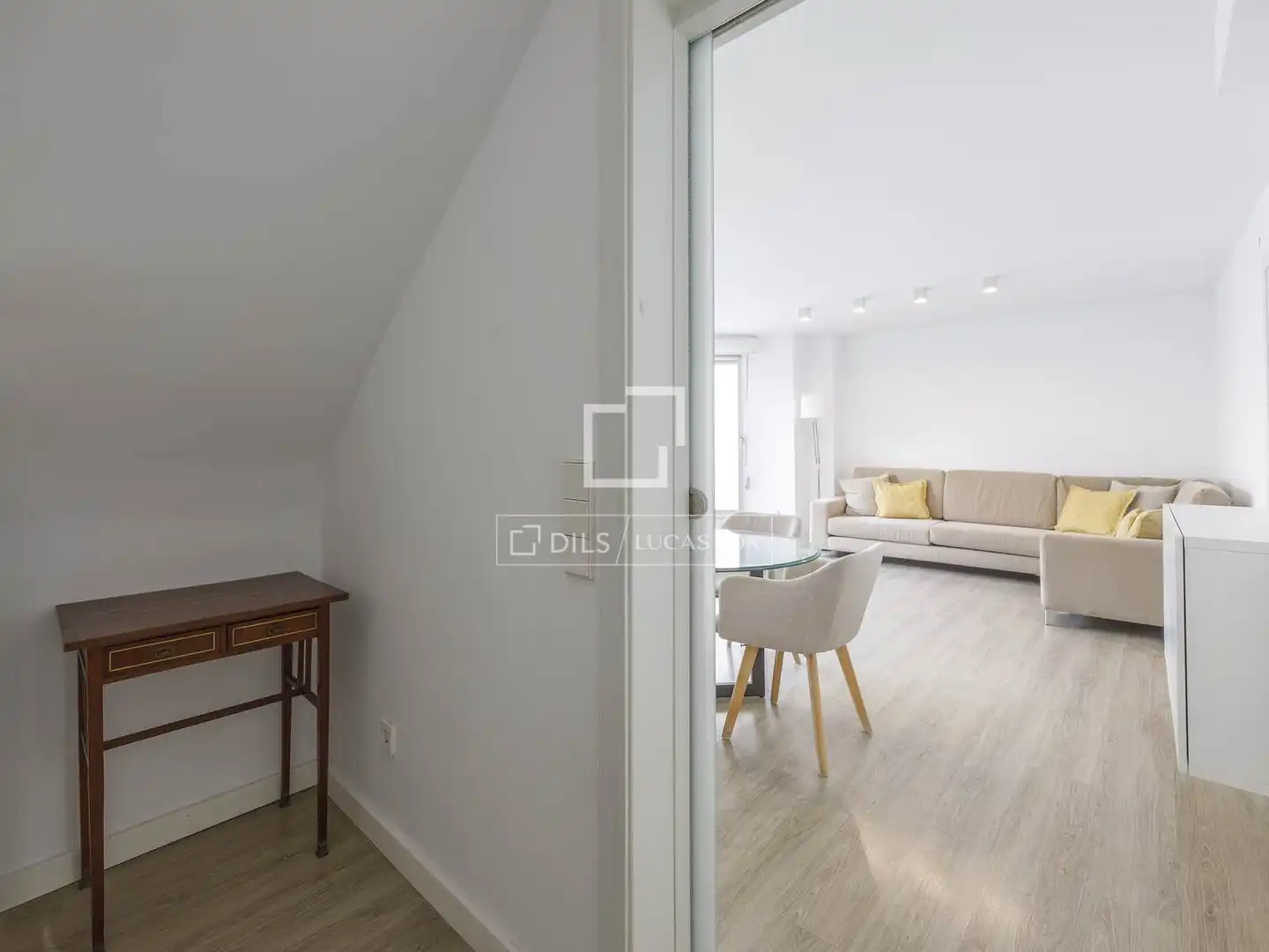 Außenansicht von Wohnung zur Miete in Valencia mit Klimaanlage, Heizung und Parkett