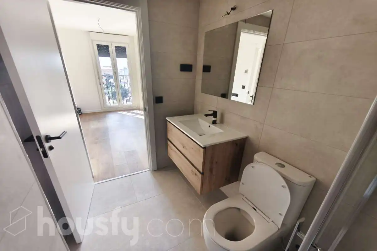 Baño de Piso de alquiler en Madrid con Aire acondicionado, Calefacción y Parquet