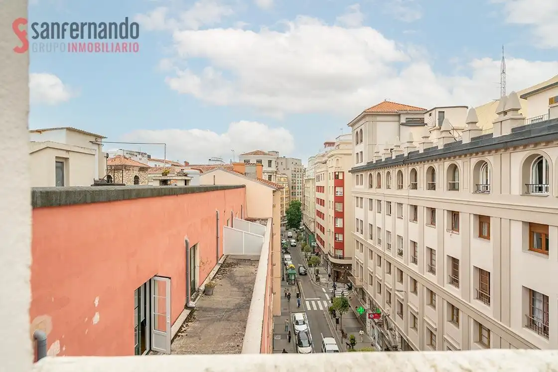 Vista exterior de Àtic en venda en Santander amb Balcó