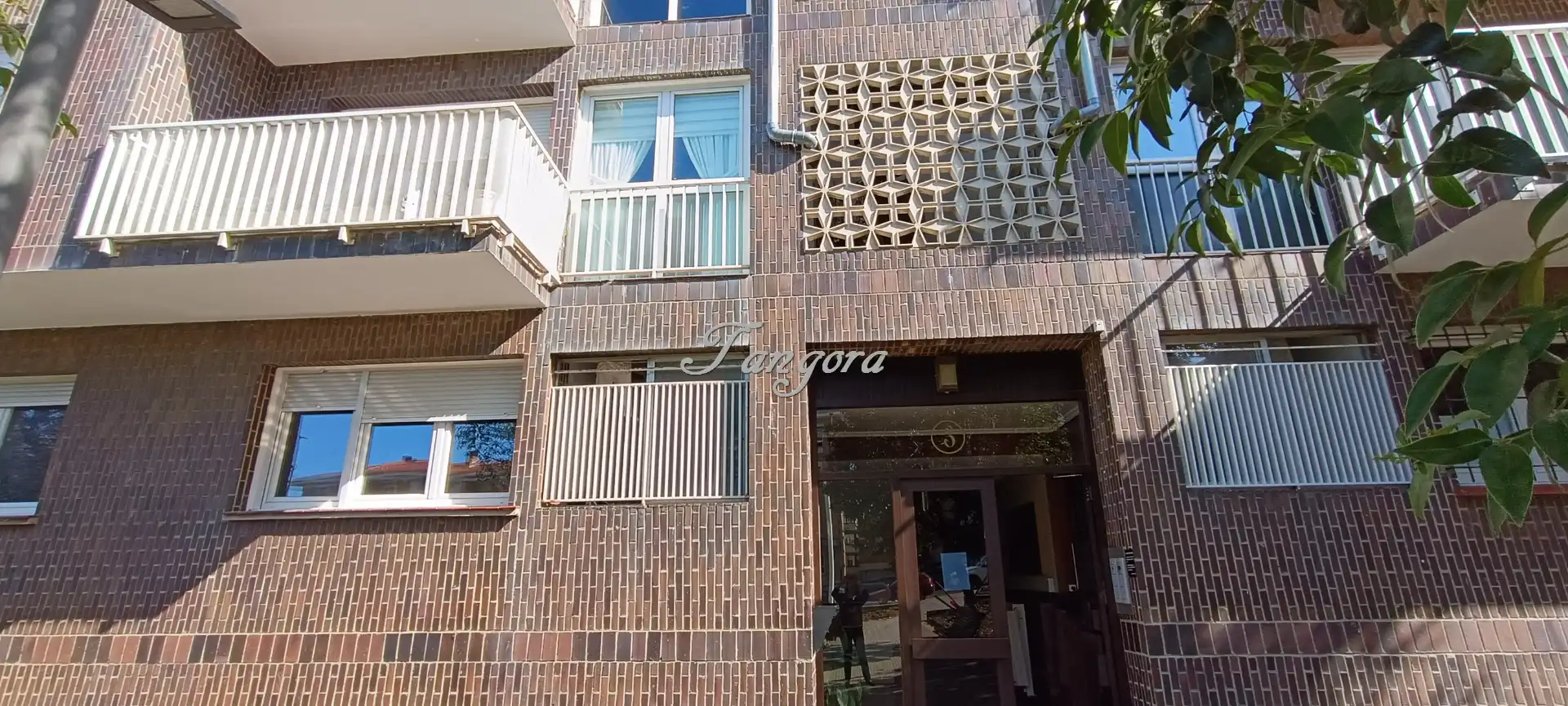 Vista exterior de Pis en venda en Getxo  amb Calefacció, Parquet i Terrassa