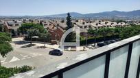 Vista exterior de Pis en venda en Sant Feliu de Llobregat amb Aire condicionat, Terrassa i Piscina