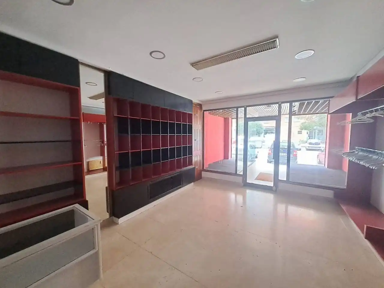 Commercial properties for sale in Burgos  with Air Conditioner