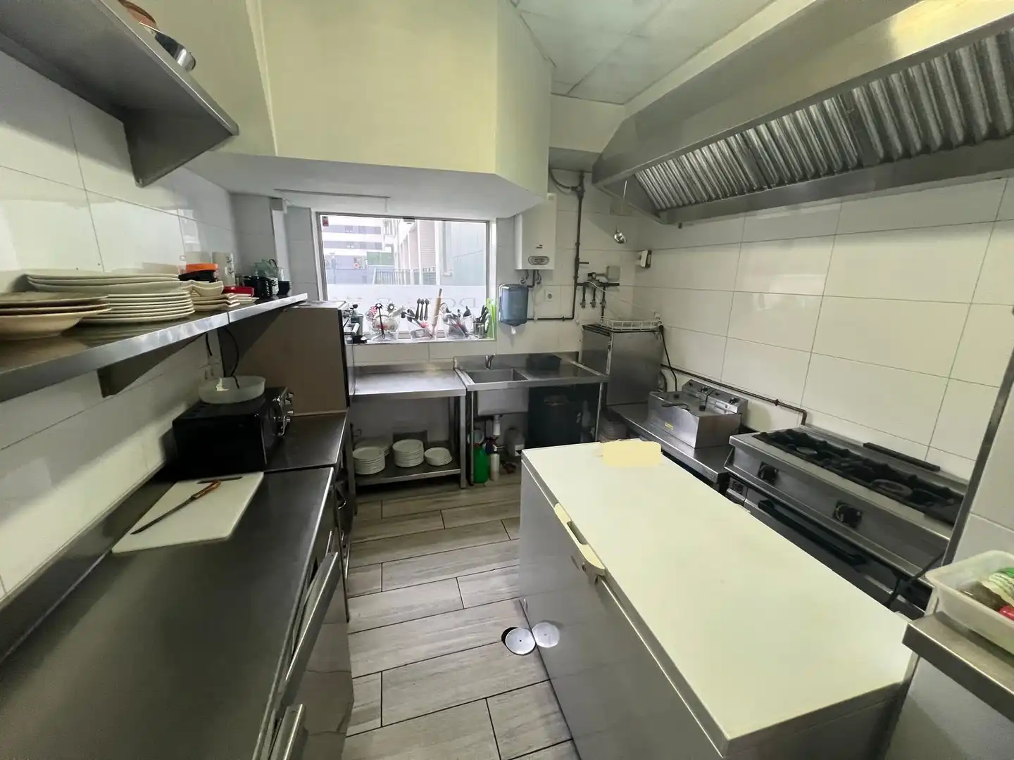 Cocina de Local de alquiler en Gijón  con Amueblado y Alarma