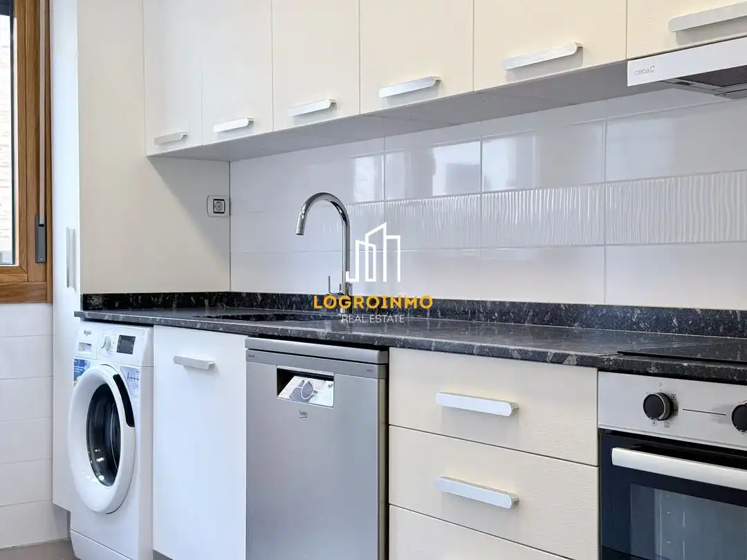 Kitchen of Flat for sale in  Logroño  with Air Conditioner, Heating and Private garden
