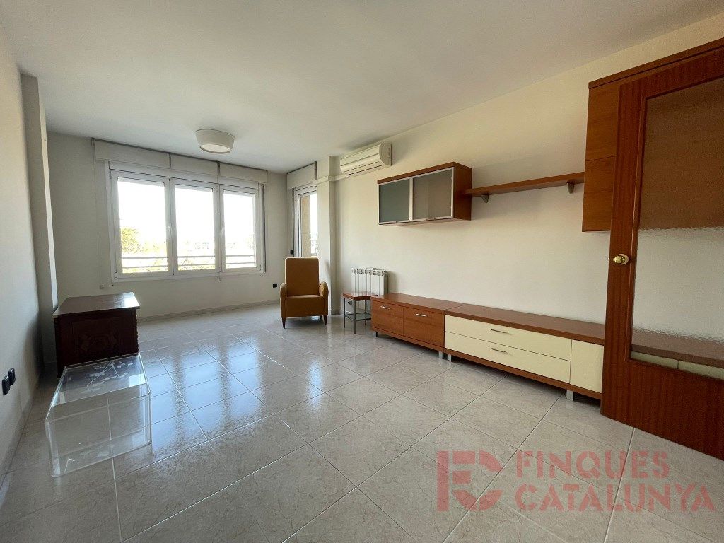 Sala d'estar de Pis en venda en Girona Capital amb Aire condicionat, Calefacció i Balcó