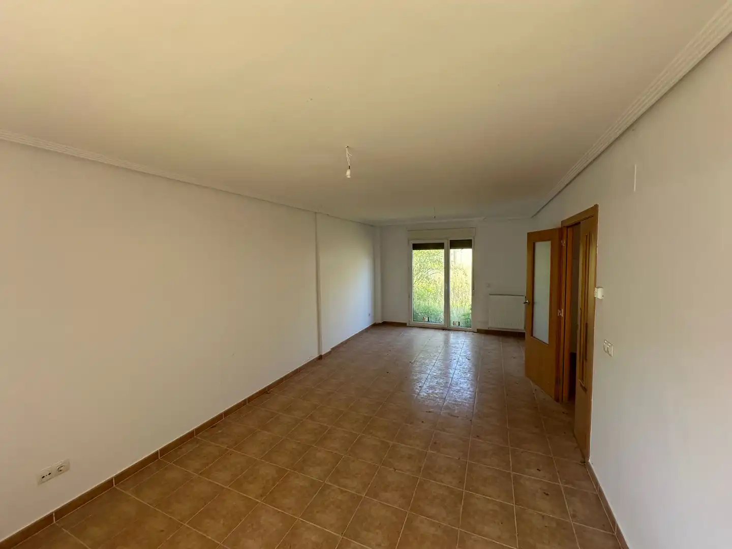 Einfamilien-Reihenhaus zum Verkauf in Villariezo mit Privatgarten