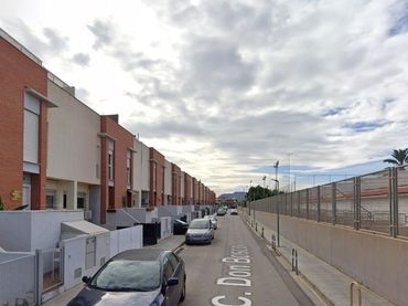 Adossat amb jardí en venda a DON BOSCO HIPANOAM.LOS D.