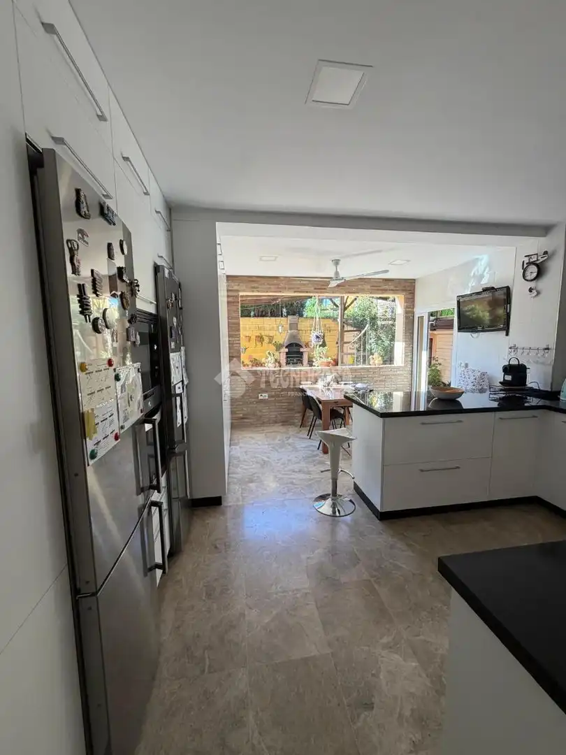 Cocina de Casa o chalet en venta en Montequinto con Aire acondicionado, Jardín privado y Terraza