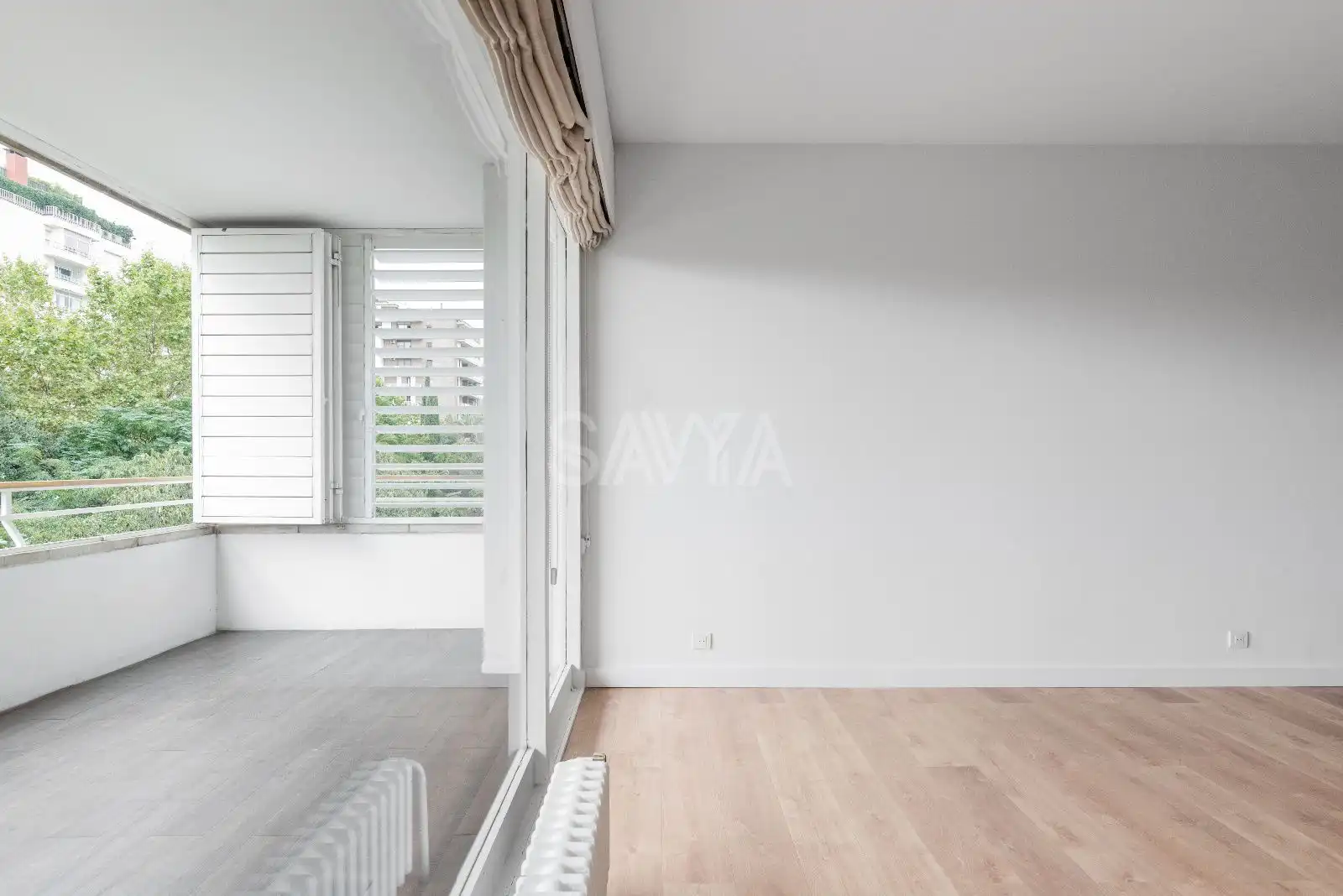 Schlafzimmer von Wohnung zum Verkauf in Barcelona mit Klimaanlage, Parkett und Terrasse