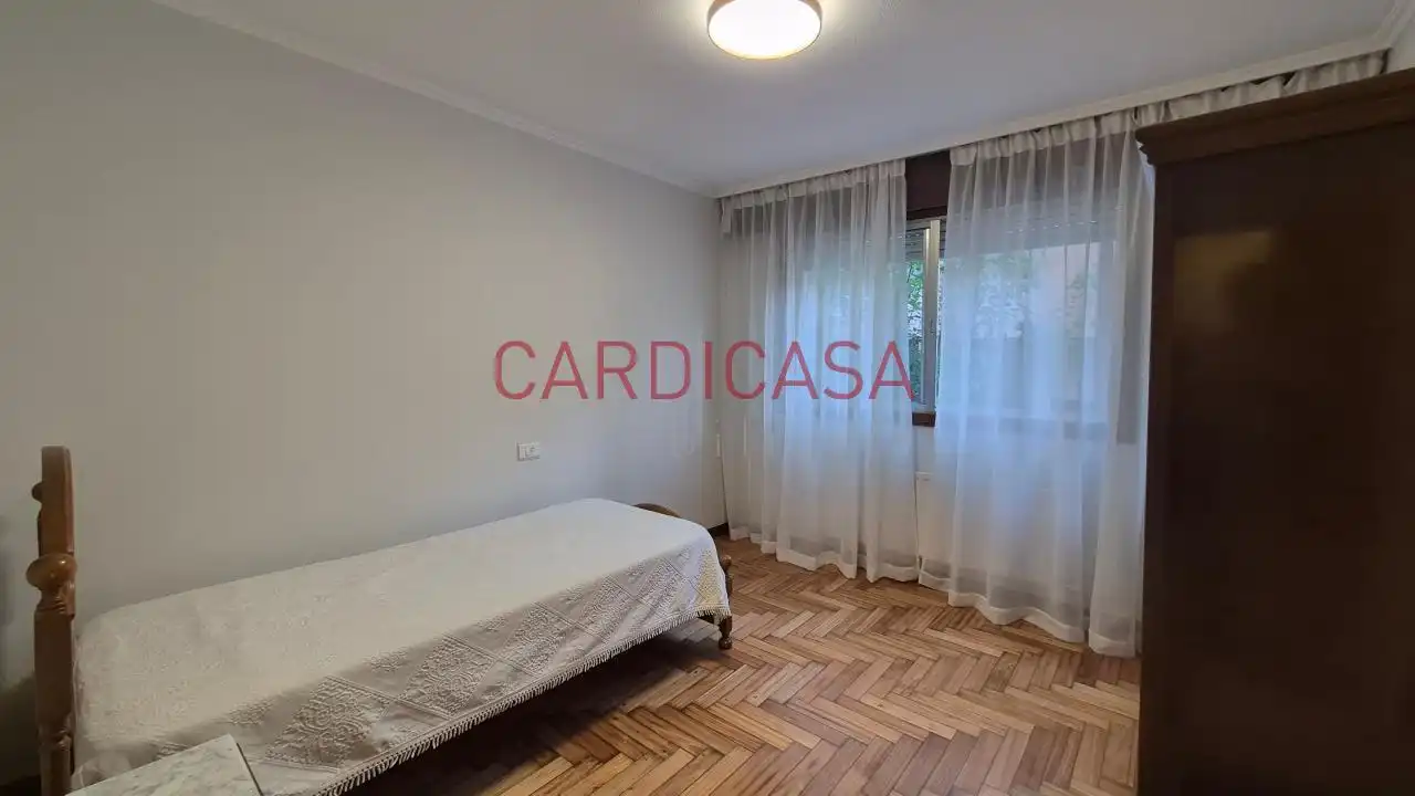 Bedroom of Flat for rent in Vigo   with Heating, Parquet flooring and Terrace