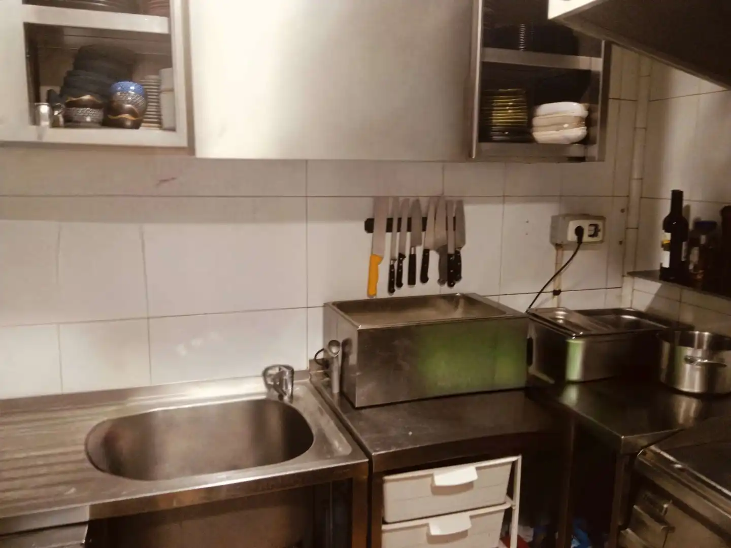 Cuina de Local de lloguer en Zaragoza amb Aire condicionat