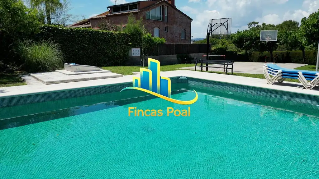 Piscina de Casa adosada en venta en Sant Just Desvern con Calefacción, Jardín privado y Piscina comunitaria