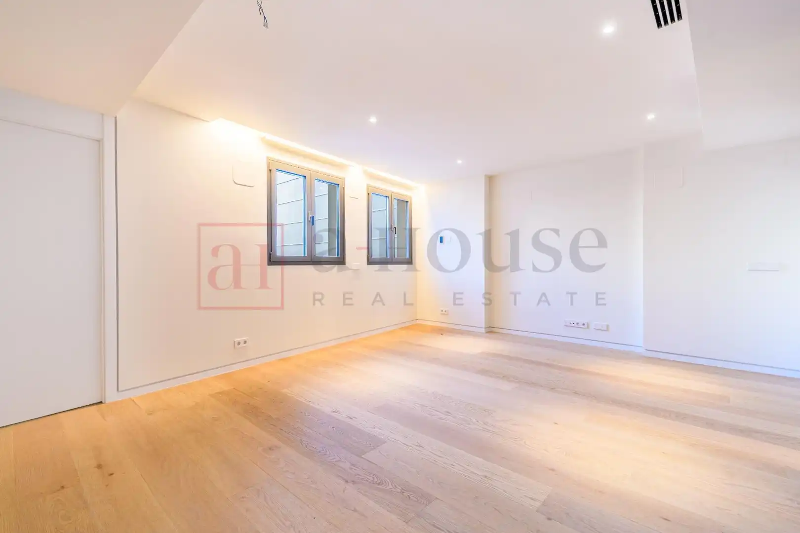 Appartamento con terrazza in vendita a Carrer de Còrsega, imagen 2