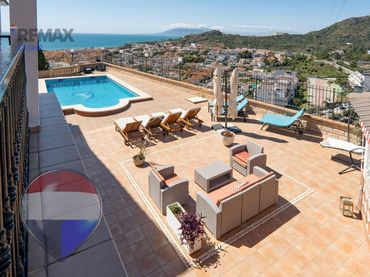 Villa mit Balkon zum Verkauf in Calle BECQUER 2