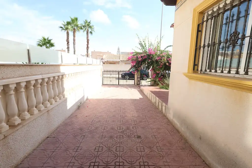 Casa o chalet en venta en Orihuela con Terraza, Trastero y Piscina
