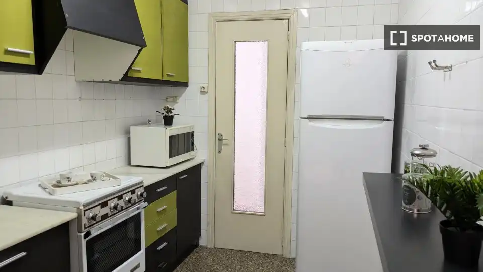 Cocina de Piso de alquiler en Valencia con Aire acondicionado, Calefacción y Amueblado