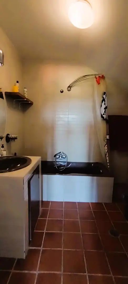 Bany de Casa o xalet en venda en Oleiros amb Calefacció, Terrassa i Balcó