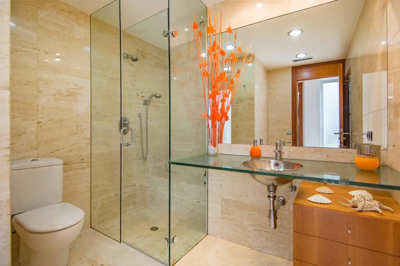 Houses for sale in Calle COMPOSITOR JOAQUIM SERRA, 3, Eixample - Horta Capallera