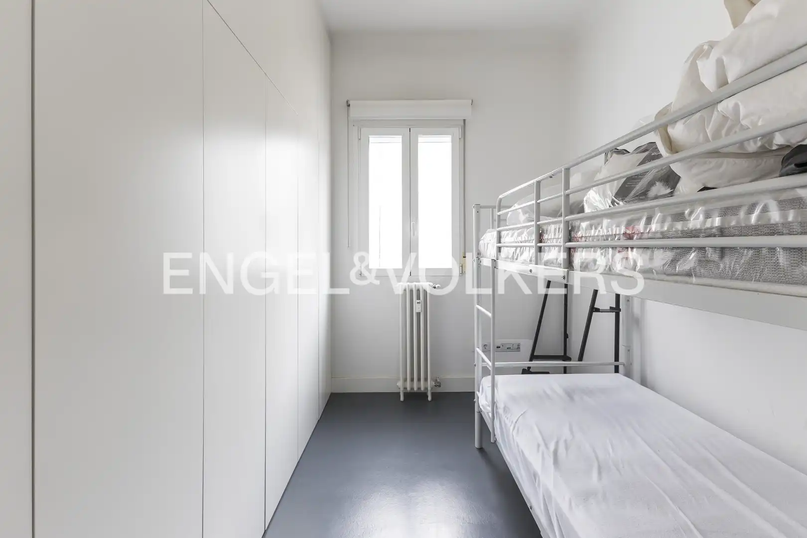 Bedroom of Apartments for sale in Madrid  with Air Conditioner, Heating and Terrace