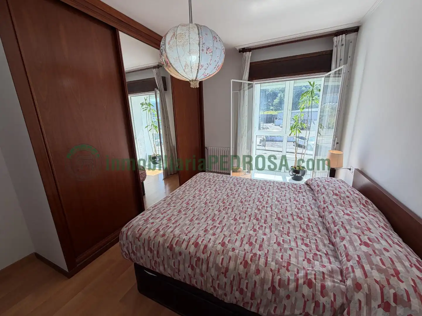 Habitación de Piso de alquiler en Pontevedra Capital  con Calefacción, Amueblado y Balcón
