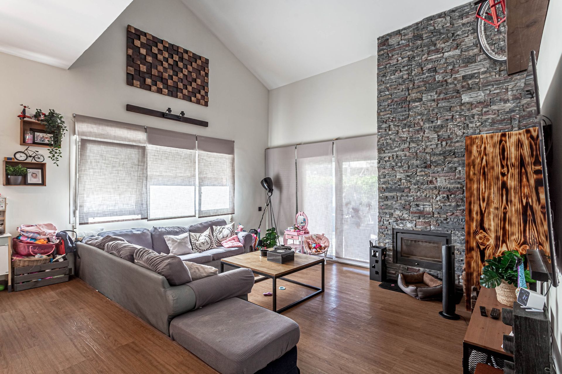 Living room of Single-family semi-detached for sale in Galapagar  with Heating, Private garden and Swimming Pool