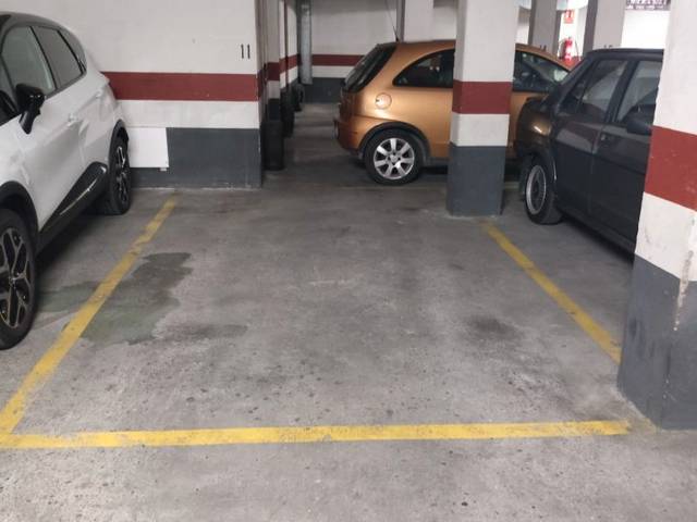 Garaje en Alquiler en Calle de Emilio Laguna Azorín, 43 en Oliver