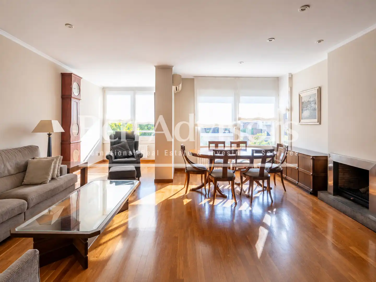 Vista exterior de Àtic en venda en Barcelona amb Aire condicionat, Calefacció i Parquet