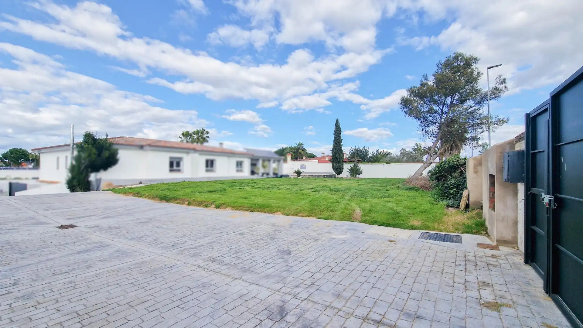 Vista exterior de Residencial en venda en Badajoz