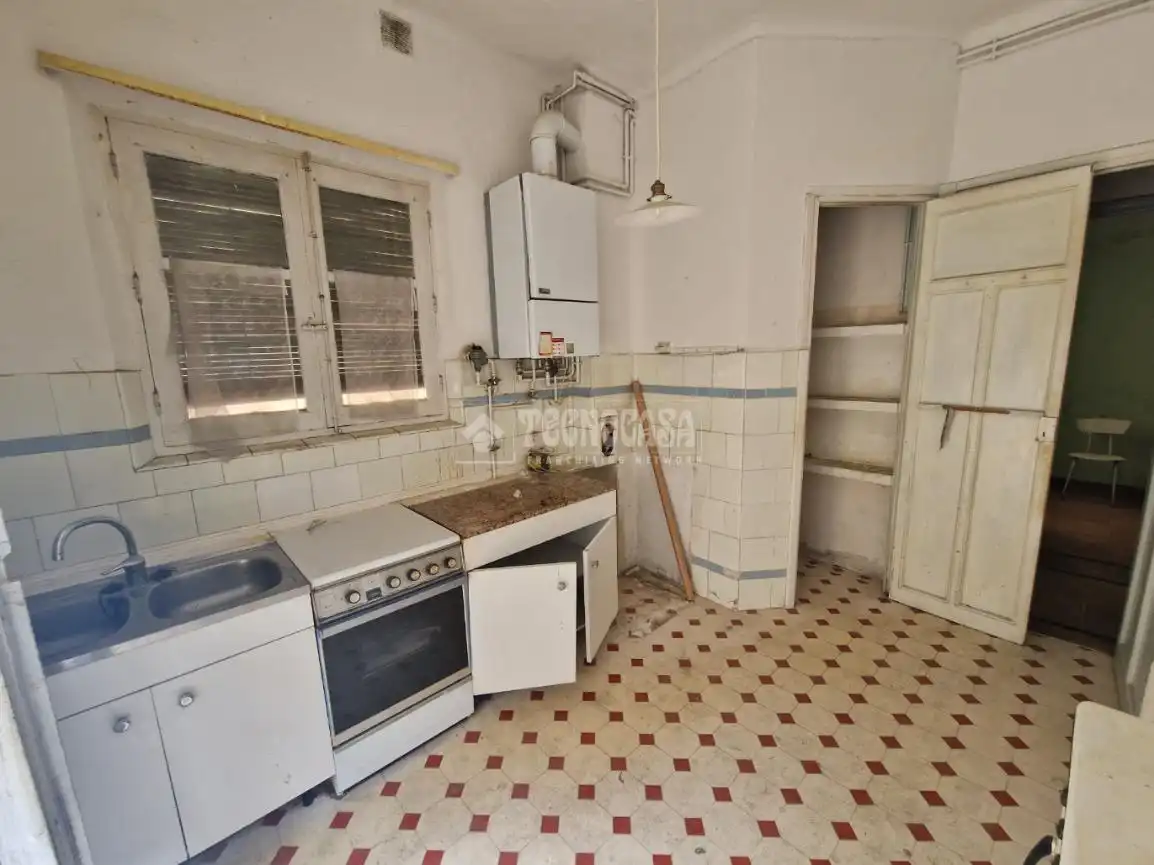 Cocina de Piso en venta en Palencia con Calefacción, Trastero y Balcón