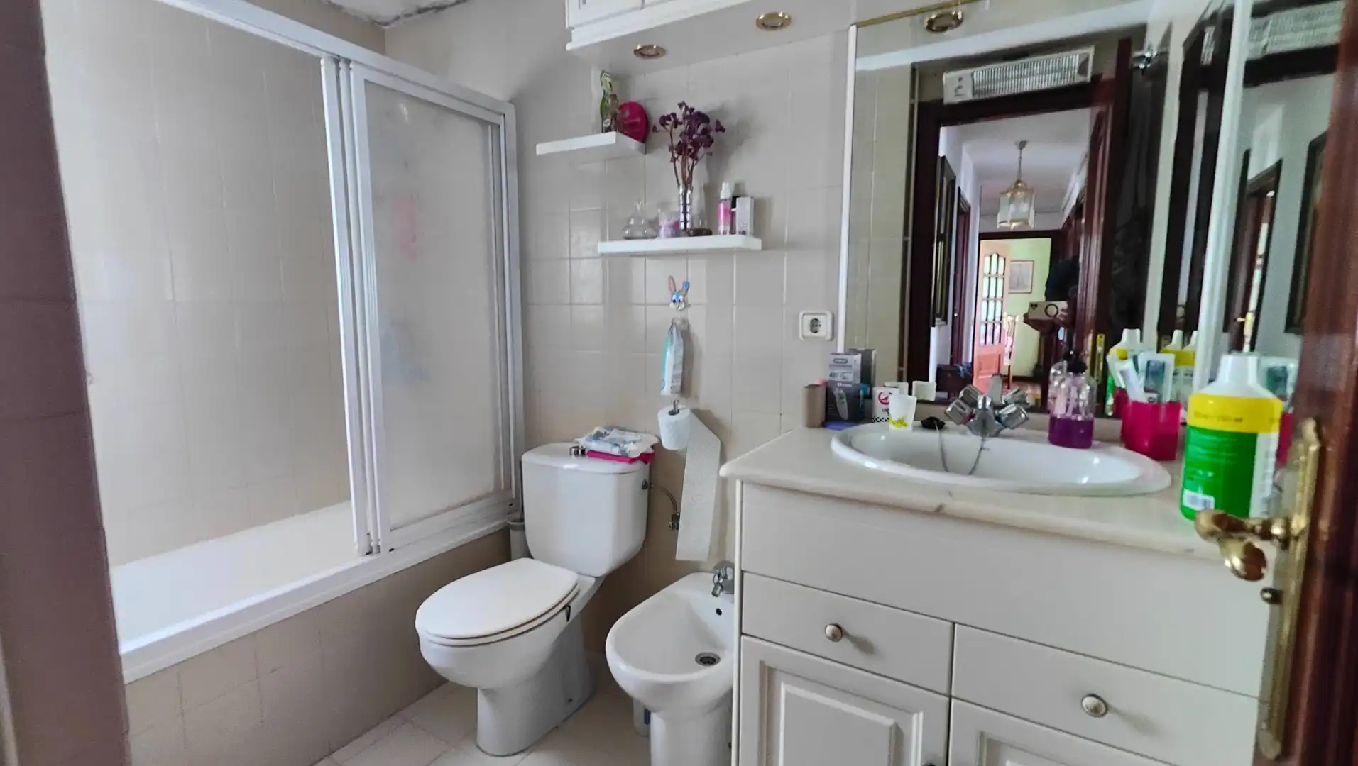 Baño de Piso en venta en Santiago de Compostela  con Calefacción, Trastero y Amueblado