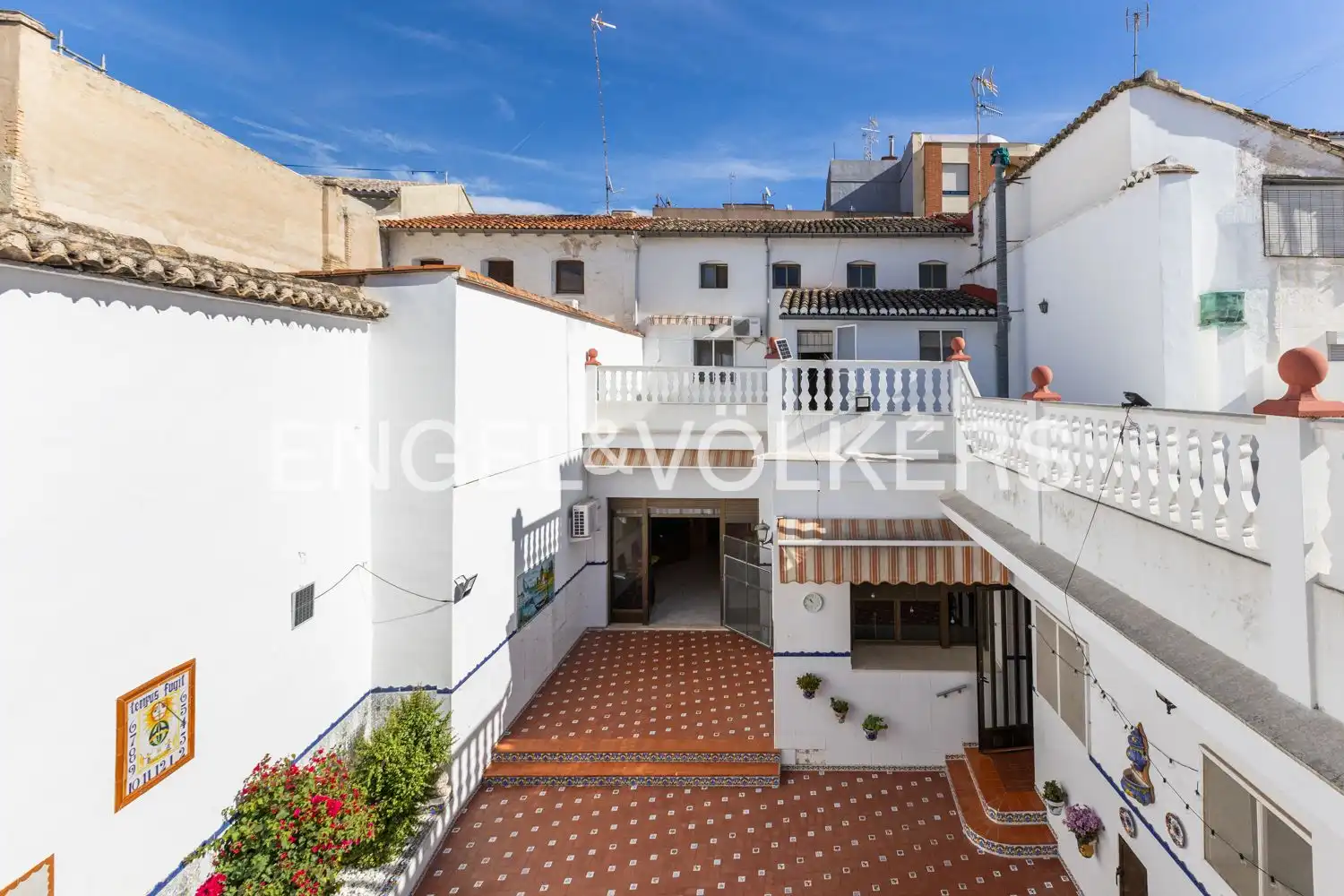 Exterior view of Houses for sale in Villanueva de Castellón  with Heating and Private garden