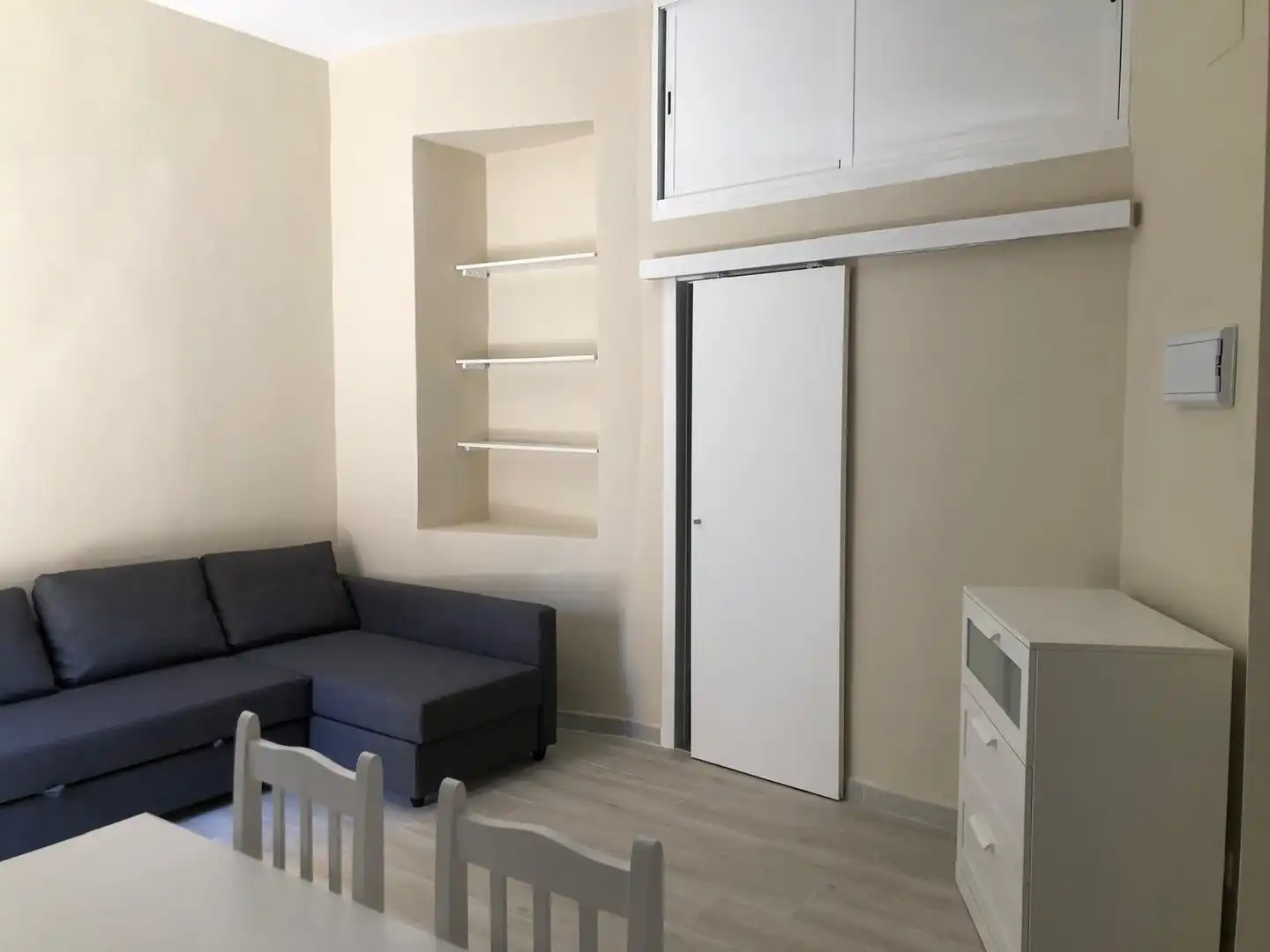 Living room of Study for sale in Sevilla  with Air Conditioner, Furnished and Oven