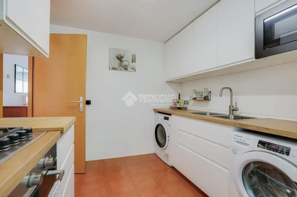 Kitchen of Flat for sale in Badalona  with Air Conditioner, Heating and Parquet flooring