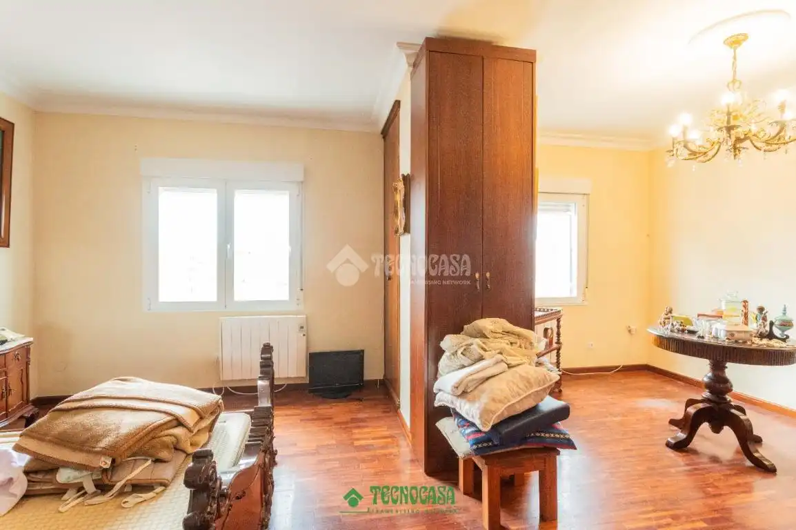 Piso con ascensor en venta en C. San Leonardo, imagen 6