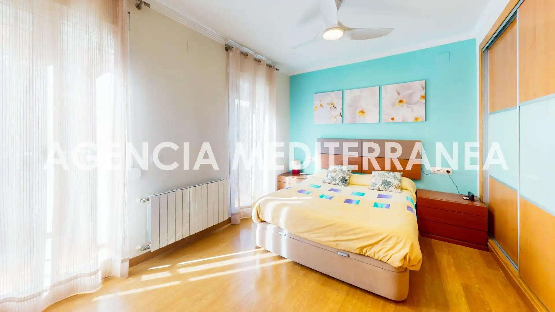 Dormitori de Casa o xalet en venda en Burjassot amb Aire condicionat, Calefacció i Terrassa