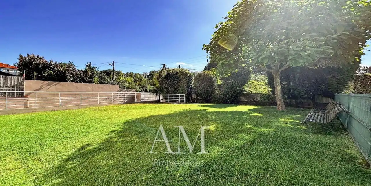 Jardín de Dúplex en venta en Nigrán con Calefacción, Terraza y Trastero