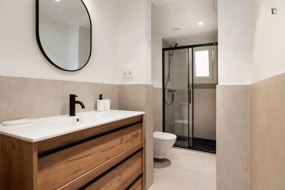 Baño de Apartamento de alquiler en Madrid con Aire acondicionado, Calefacción y Amueblado