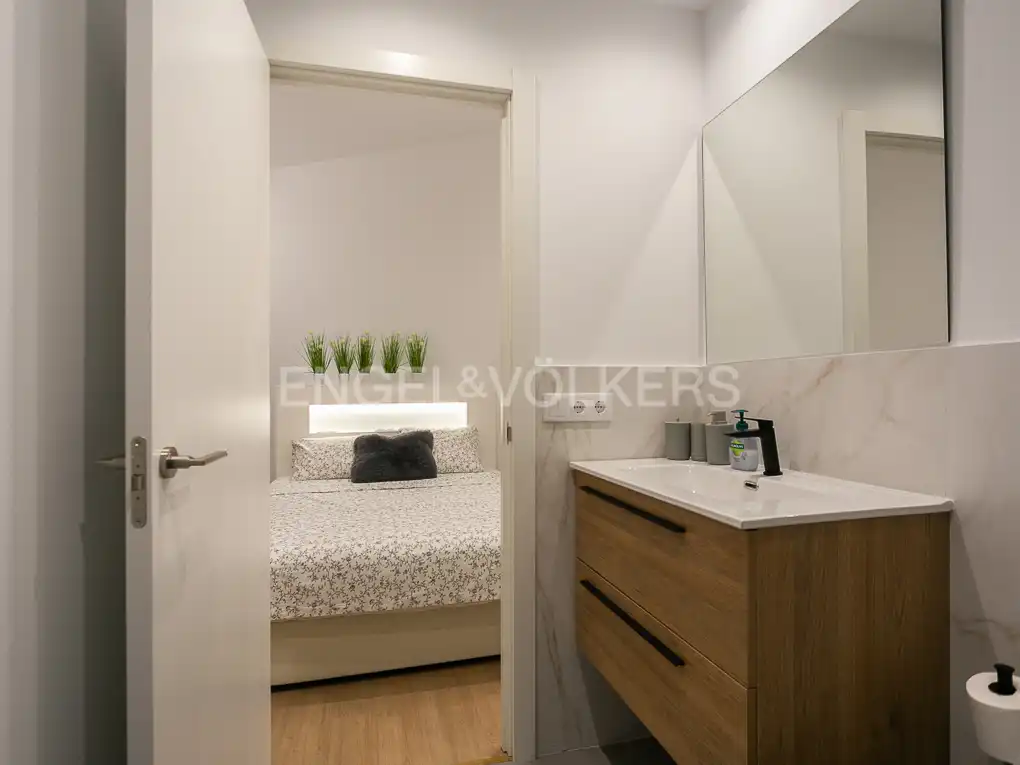 Schlafzimmer von Wohnung zur Miete in Valencia mit Klimaanlage, Heizung und Parkett