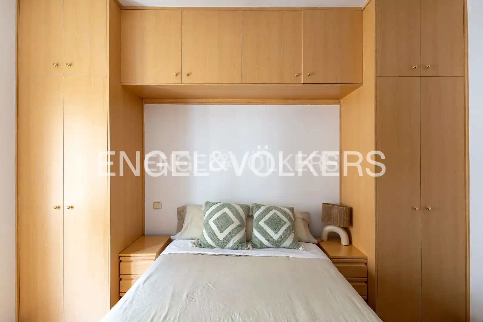 Bedroom of Flat for rent in Madrid  with Air Conditioner, Heating and Parquet flooring