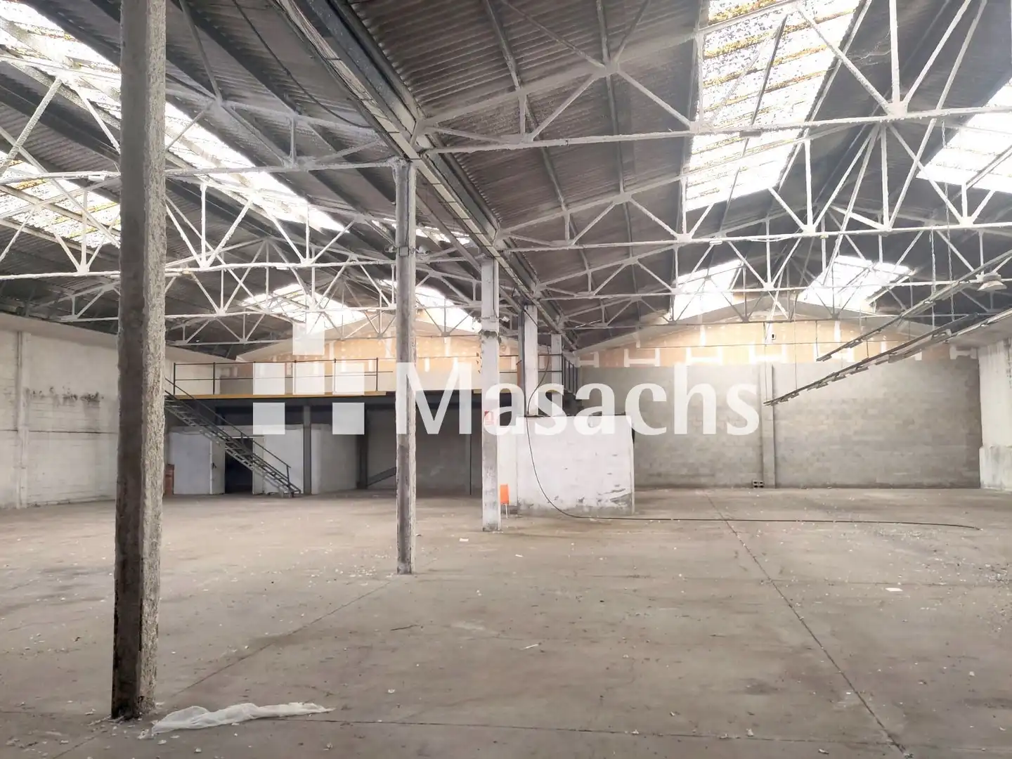 Außenansicht von Fabrikhallen zur Miete in Tarragona