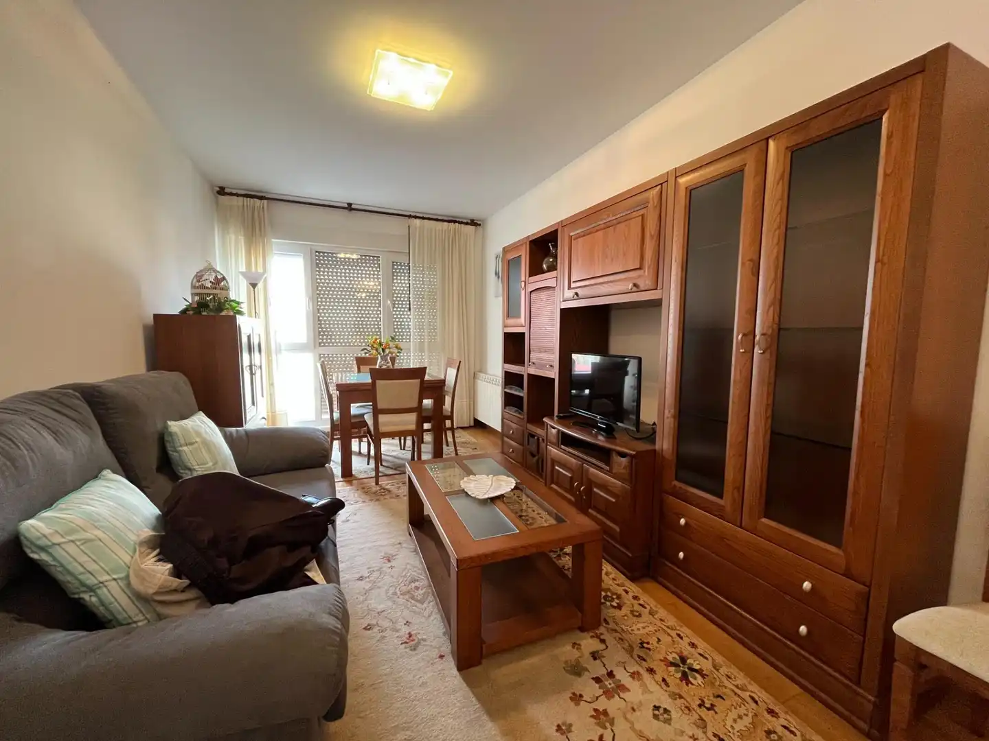 Sala d'estar de Pis en venda en Val de San Vicente  amb Calefacció, Terrassa i Piscina comunitària