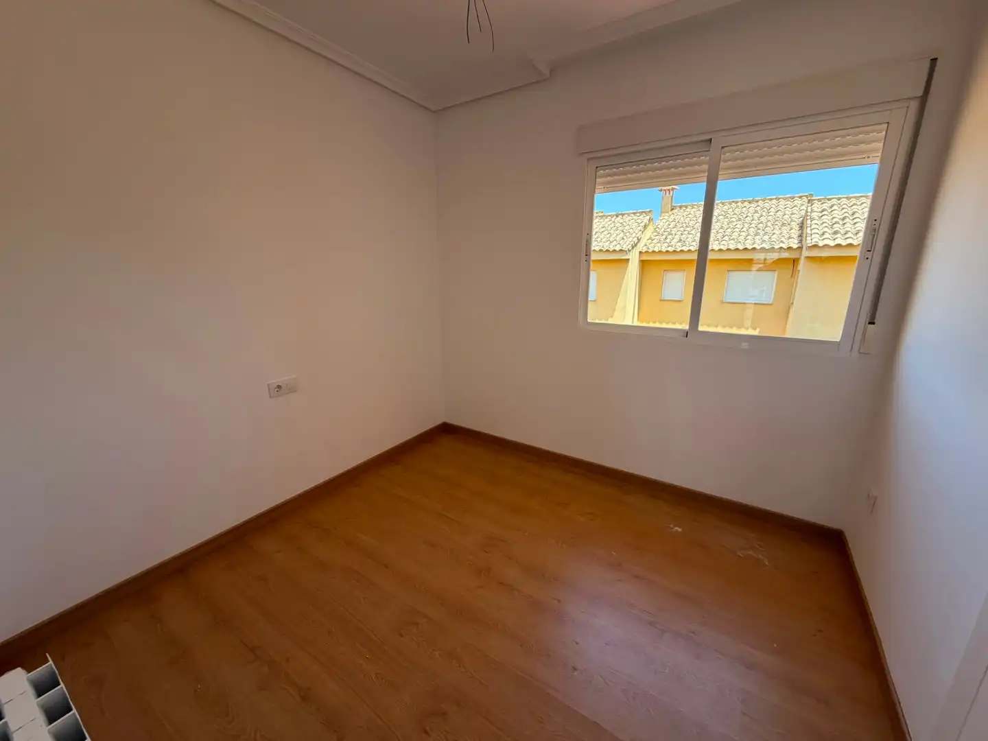 Dormitori de Casa adosada en venda en Utiel amb Calefacció, Parquet i Terrassa