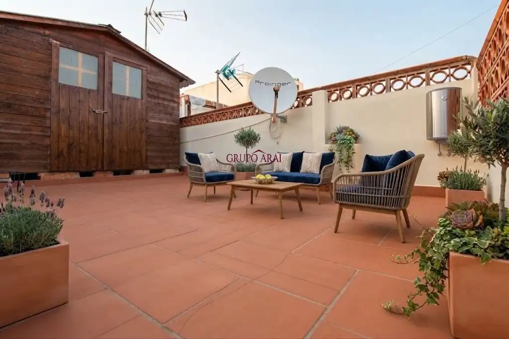 Casa con terraza en venta en Calle del Practicante Vicente Blasco