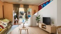 Sala d'estar de Pis en venda en Girona Capital amb Forn i Balcó