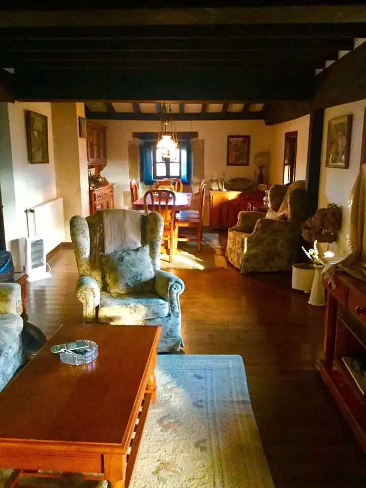 Sala d'estar de Casa o xalet en venda en Reocín amb Calefacció, Parquet i Terrassa