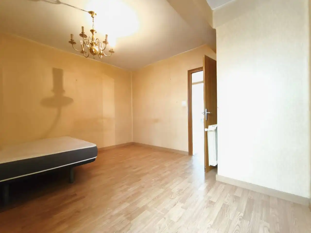 Habitación de Piso en venta en Burgos con Calefacción y Parquet