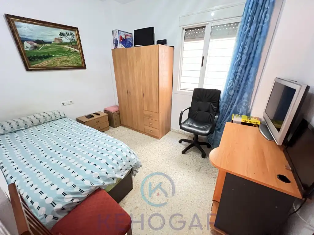 Bedroom of Flat for sale in Dos Hermanas