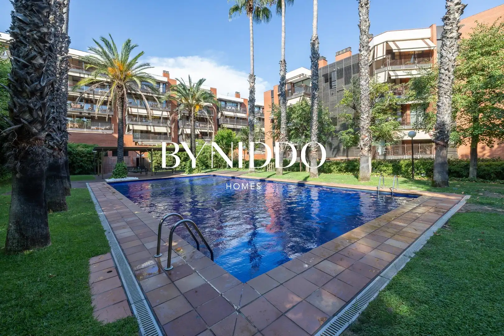 Vista exterior de Ático en venta en Sant Cugat del Vallès con Aire acondicionado, Calefacción y Parquet